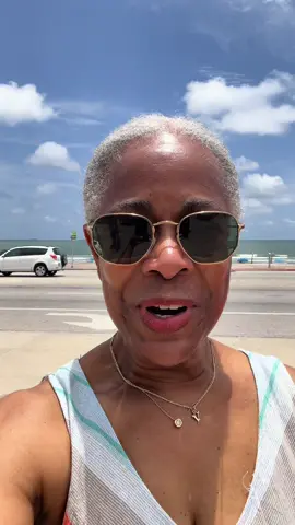 I had a taste for seafood today, so I took a little drive to Galveston, TX for lunch at Nick’s Kitchen and Beach Bar off the Seawall and I wasn’t disappointed. The view of the beach was lovely, the food was delectable, and the service was top notch. Shout out to our server Alejandro C., who was truly on point! I started with crispy fried calamari and dipping sauce, sipped on a refreshing mojito, and for my entrée, redfish over creole rice topped with grilled shrimp, served with zucchini and squash. Everything was cooked to perfection. A perfect little getaway for the afternoon!🐟🍤💙 • • • • #seafood #galvestontx #nickskitchenandbeachbar 