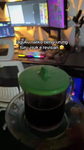pagi yang cerah 🤣 #revisi #deadline #graphicdesign #freelancer #kulilayar #editor #desaingrafis #desainer #fyp #xyzbca 