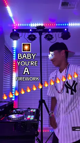 tonight’s the night🗣️🎆🎇 #dj #mashup #katyperry #4thofjuly #transition #party @Black Eyed Peas @Katy Perry @chauvetdj @AlphaTheta / Pioneer DJ USA 
