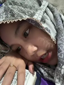 massyallah Heni walaupun gantuk harus tetap baca ya,@k3nanaa 🕊️