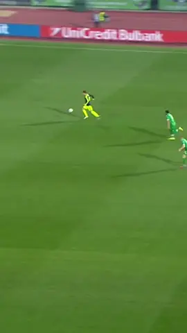 PART 93| TOP 5 MOST SKILLFUL PLAYER IN FOOTBALL HISTORY. #neymarjr#diegomaradona#ronaldinho#mesutozil#viniciusjunior#fyp#viral#messi#foryoupage#trendingvideo#viralvideo#tiktokfootball.