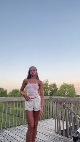 To excited for silent disco #silentdisco #dance #fame #music #tropical #tan #sky #viral #hashtags #cute #fit #outfit 