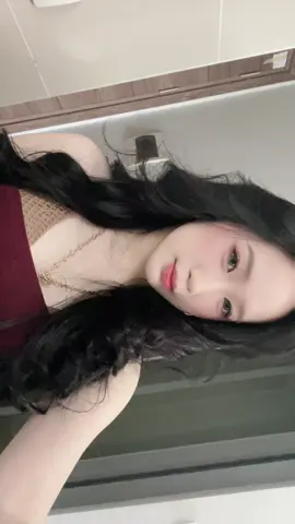 nũng nịu