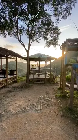 ngopi di teras saung batu lawang d pagi hari#fypppppppppppppp #fyppppppppppppppppppppppp #wisata #alam #batulawang 