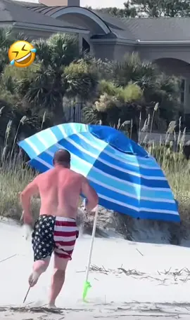 #lmao #funny #funnyvideos #beach #umbrella #fail #funnyfail #summervibes 