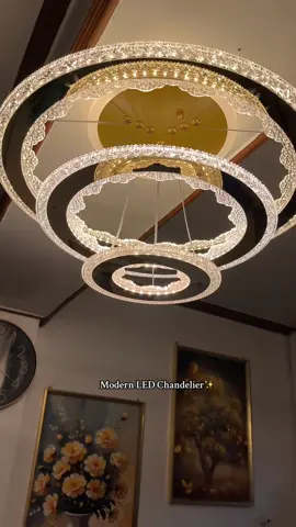 Lakas makamayaman ang dating ng chandelier na to. #chandelier #chandeliers #modernlighting #ledlight 