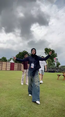 Prambanan jazz kita dataanggggg!!!! @Nawal @stevenhanss19 