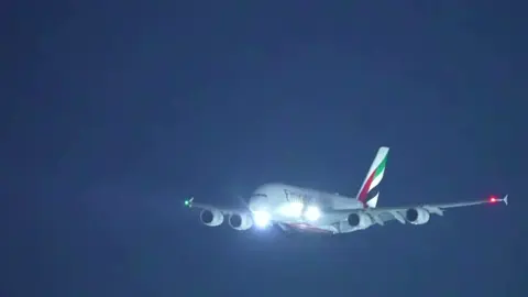 Airbus A380-800 🇦🇪Emirates night landing #aviation #airplane #geek #aircraft #viral_video #pilot #airport #plane #airbus #fypdong #fypsounds #videoviral #💫 #fyp 
