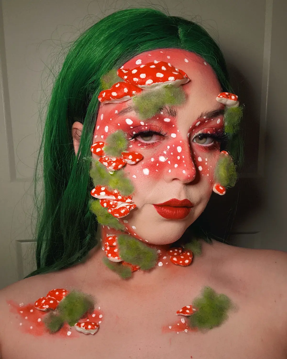 just turn me into a fairy plz 🧚‍♀️ ib: @maddy 💗🧡  Products Used: @milkmakeup hydro grip primer  @urbandecaycosmetics face bond foundation 010 @urbandecaycosmetics quicky concealer  @hauslabs watermelon bliss blush  @beautybay bright mattes palette  @amazon foam clay  @gavissibeauty retro liner - candy apple  @glisten_cosmetics x @linsmakeuplooks wet liner palette  @glisten_cosmetics wet liner - coffee cup  @essence_cosmetics brown lash princess mascara  @lancomeofficial Monsieur big mascara  @dolleyesvolumelashes radiant lashes  @juviasplace ruby red lipliner  @colourpopcosmetics  glittery obsessed - so cute  @urbandecaycosmetics bad blood matte lipstick  #makeup #creativemakeup #fairy #fairymakeup #mushroomart #mushroom #mushroomfairy #colorfulmakeuplook #discoverunder3k #makeupideas #creativemakeupart 