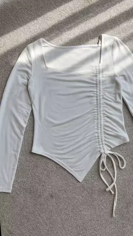 JISOO Crop Top Square Neck tali samping #kaoswanita #baju #bajuwanita #atasanwanita #kaosputih #foryoupage #fyppppppppppppppppppppppp #pyp 