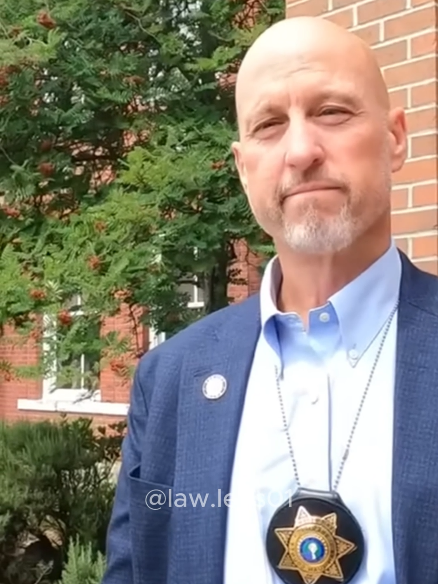 “Town Hall Is Private! You’re Trespassed!” — Sheriff Gets Involved! P2 #FirstAmendmentAudit #WellsFargo #AssaultCaughtOnCamera #EustisFL #FYP