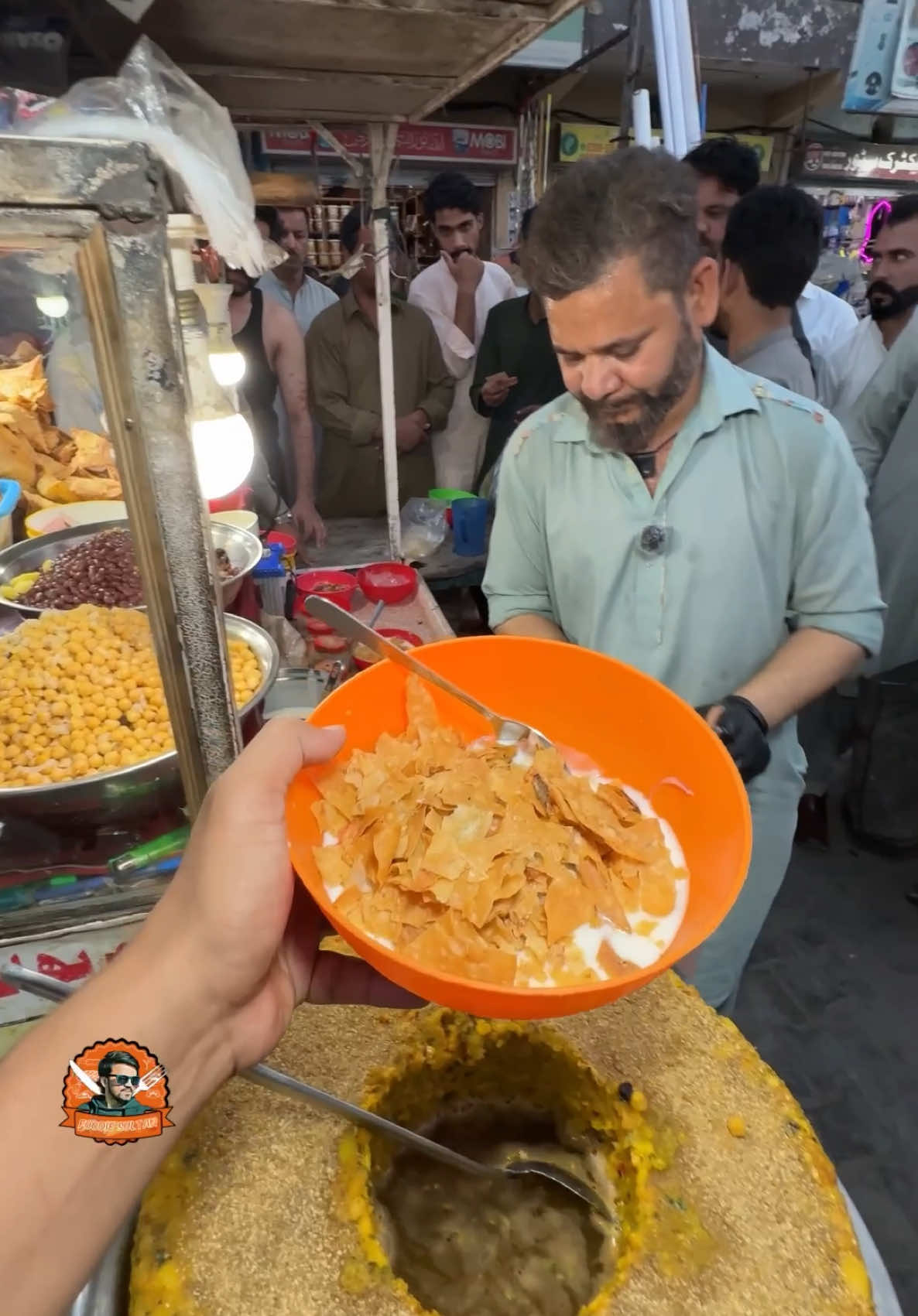 Wahcantt most famous volcano chikkar cholay samosa chaat #foodiesultan #foryou 
