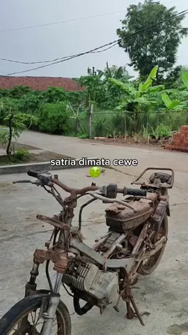 iya jelek🤗#satrialumba #2stroke #2takmenolakpunah #2taklovers #fyp #fypシ 