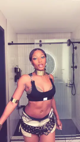Hot bodyyyy summerrrr