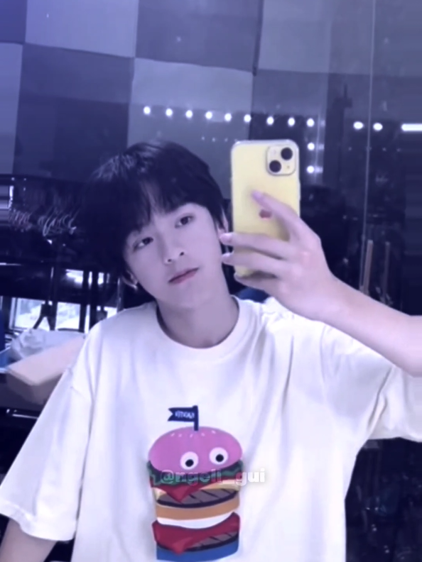 ver hanbo  maaf telat😭🙏 #yanghanbo_杨涵博 #hamber #杨涵博 #tffamily_4th_generation #tffamily🇨🇳💫 #China  #fypシ゚ #fyp #trending #presetalightmotion #alighitmotion  preset:@𝙅𝙎𝘿 𝙋𝙍𝙎𝙏🎭 