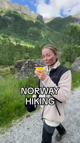 Unsere gestrige kleine Wanderung im Folgefonna Nationalpark. ☺️ #norway #bondhusvatnet #folgefonnanasjonalpark #roadtrip #travel 
