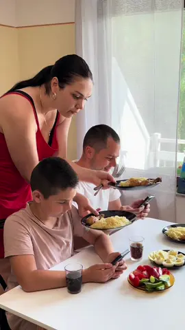 #funny #lifehacks #funnyvideos😂 #fannyfamily #couple #food #family 