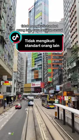 Tidak mengikuti standart orang lain, saya berjalan sesuai porsi dan kemampuan saya sendiri #xyzbca #aesthetic #quotesaesthetic #tiktokhongkongindonesia🇭🇰🇮🇩 #fyp 