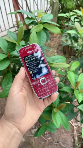 E75 dòng máy trượt ngang bàn phím qwerty , đẹp keng mời anh em 