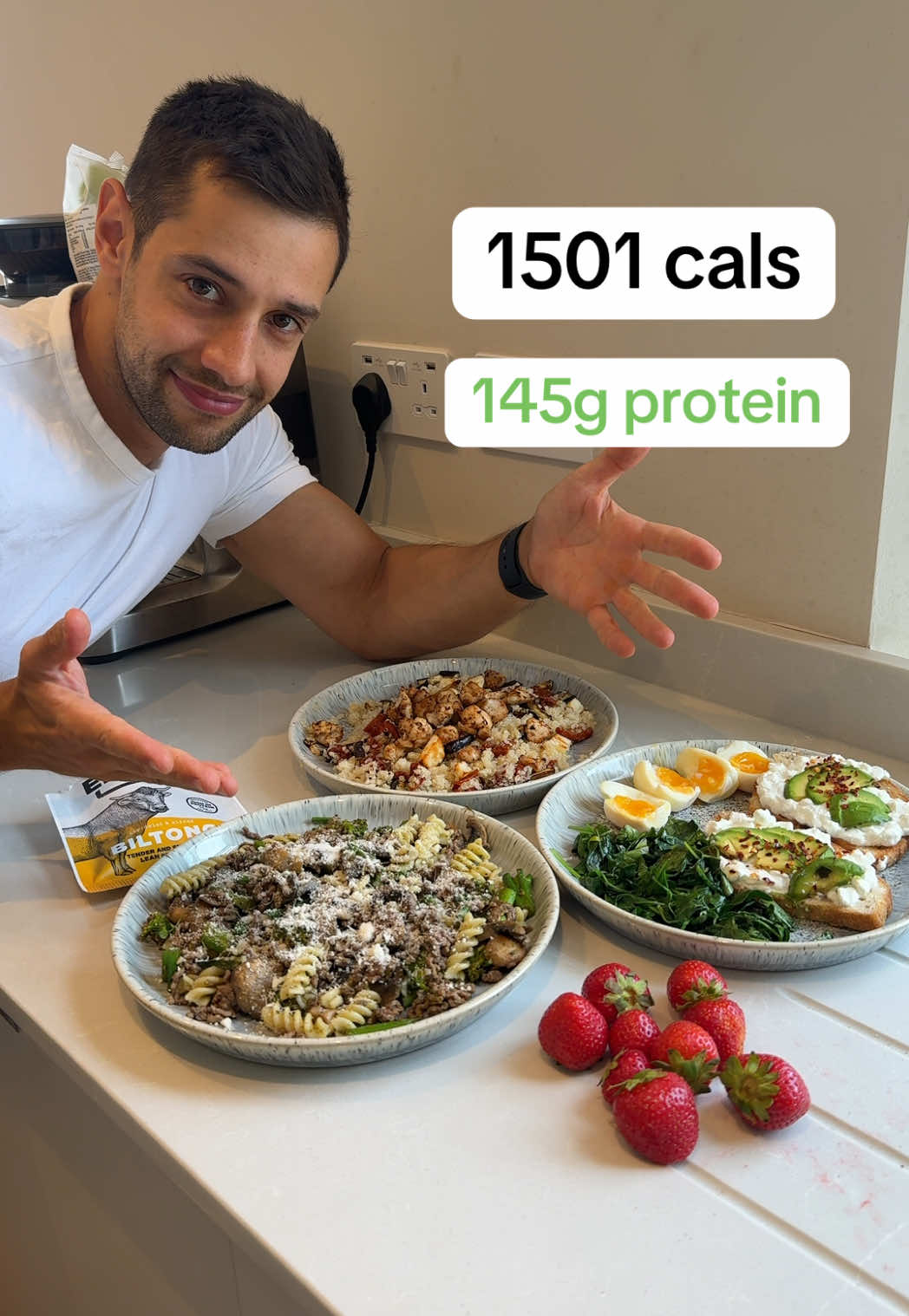 💬 Realistic 1,500 Calorie Day of Eating — High Protein + Simple If you’re looking for easy, satisfying meals that hit your goals without overcomplicating things, here’s what a 1,500 calorie day can actually look like 👇🏼 ⸻ 🍳 Meal 1 – 410 Cals | 39g Protein Cottage cheese, eggs, avocado & sourdough toast Creamy, filling, high-protein start to the day with solid fats & fibre ⸻ 🥗 Meal 2 – 482 Cals | 48g Protein Chicken breast, quinoa, courgette, halloumi & sun-dried tomatoes Mediterranean-style one pan — packed with flavour and protein ⸻ 🍓 Snacks – 91 Cals | 14g Protein Strawberries & biltong Low cal, sweet + savoury, protein-rich snack combo ⸻ 🍝 Meal 3 – 517 Cals | 45g Protein Pesto pasta with lean beef mince, mushrooms & broccoli Comfort food meets high protein — simple ingredients, big flavour ⸻ 💡 Total: 1,500 Cals | 145g Protein No restriction, just balanced meals that actually work.