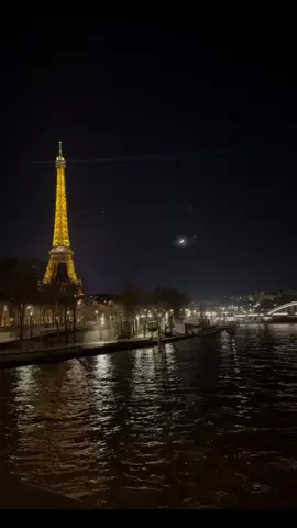 Paris 📍 #الهجرة_الى_اوروبا🇪🇺 #france🇫🇷 #españa🇪🇸 #italy🇮🇹 #vu #toutlemonde #haraga_oropa_official 