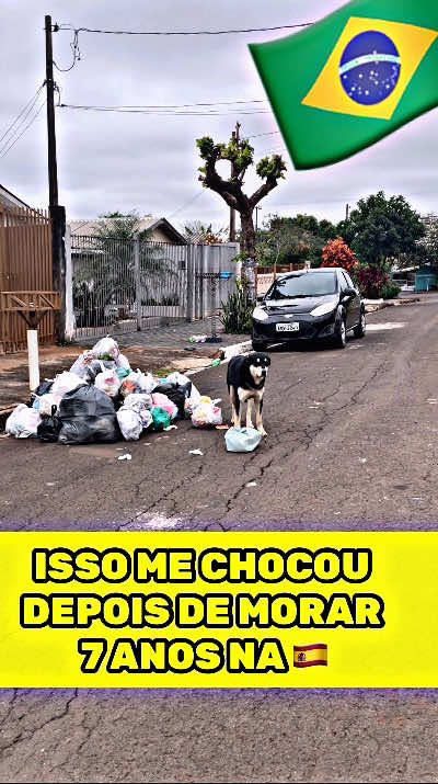 🗑️🇧🇷 Essa é a realidade do recolhimento de lixo aqui na minha cidade, Londrina – PR. O lixeiro passa cedo, tira os sacos da cestinha e deixa no chão… até aí tudo certo. Mas antes do caminhão passar, os cachorros já fizeram a festa. 🐶💥 Resultado? Lixo espalhado, sujeira na rua e um retrato de como pequenos detalhes fazem uma grande diferença. Moro há 7 anos na Espanha e ver isso me chocou. Lá, o sistema é completamente diferente — organizado, pontual e sem esse tipo de transtorno. 🔄 A diferença na estrutura e na consciência pública é gritante. Será que um dia a gente chega lá? #Brasil #LondrinaPR #DiferençasCulturais #LixoNaRua #RealidadeBrasileira #ImigranteNaEuropa #Reflexão