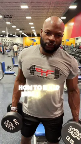 How to build a bigger chest. Here’s 4 different variations to help build your chest. I do 40 repetition and 3 sets of these on chest day. #chestworkout #tips #foryou #foryourpage 