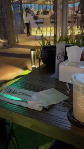 Atlasnya makassar versi halal #duplidininglounge #akkarena #pantai #cafehitsmakassar 