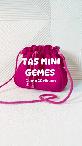 Tas mini gemes 30 ribuan .  #rekomendasi #minibag #slingbag #handbag #tasgemes #taspink 
