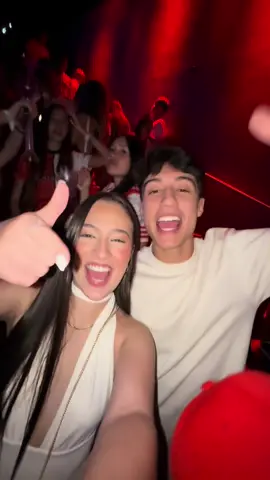 Balada de brasileiro e argentinos em Bariloche #bariloche 