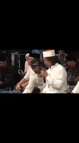 suluk cak nun bersama kiyai kanjeng#shalawatkiyaikanjeng #sinaubarengcaknun #maiyah #fyppp 