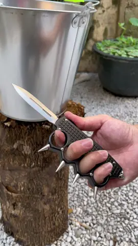 Friends who like knives, take a look.#knife #Outdoors #hunting #tools #toys #survival 