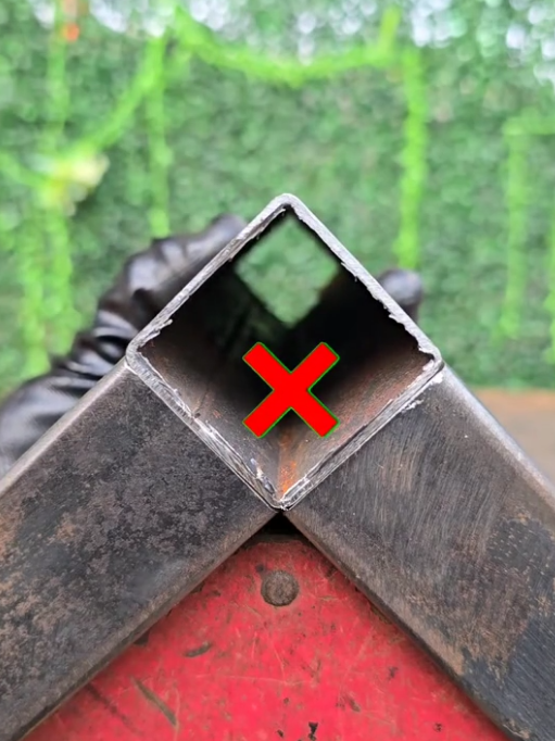 You need to know!! tricks for manufacturing minimalist iron table posts with blunt corners. #welding #welder #metalwork #fabrication #tipsandtricks #technique #amazing #ideas #perfectweld 