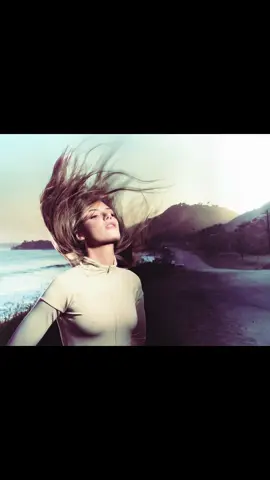 malibu - #editorial #lightingdesign #fashionphotography #portraitphotography #creativephotography #behindthescenes 