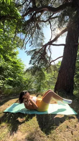You know I love you #stretching #stretches #yogaposes #yogagirl #nature 