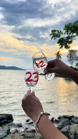 Chapter 23 begins! 🤝🍾 