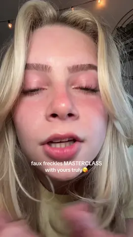 faux freckles tutorial #makeup #makeuptutorial #fakefreckles #fauxfreckles #frecklepen 