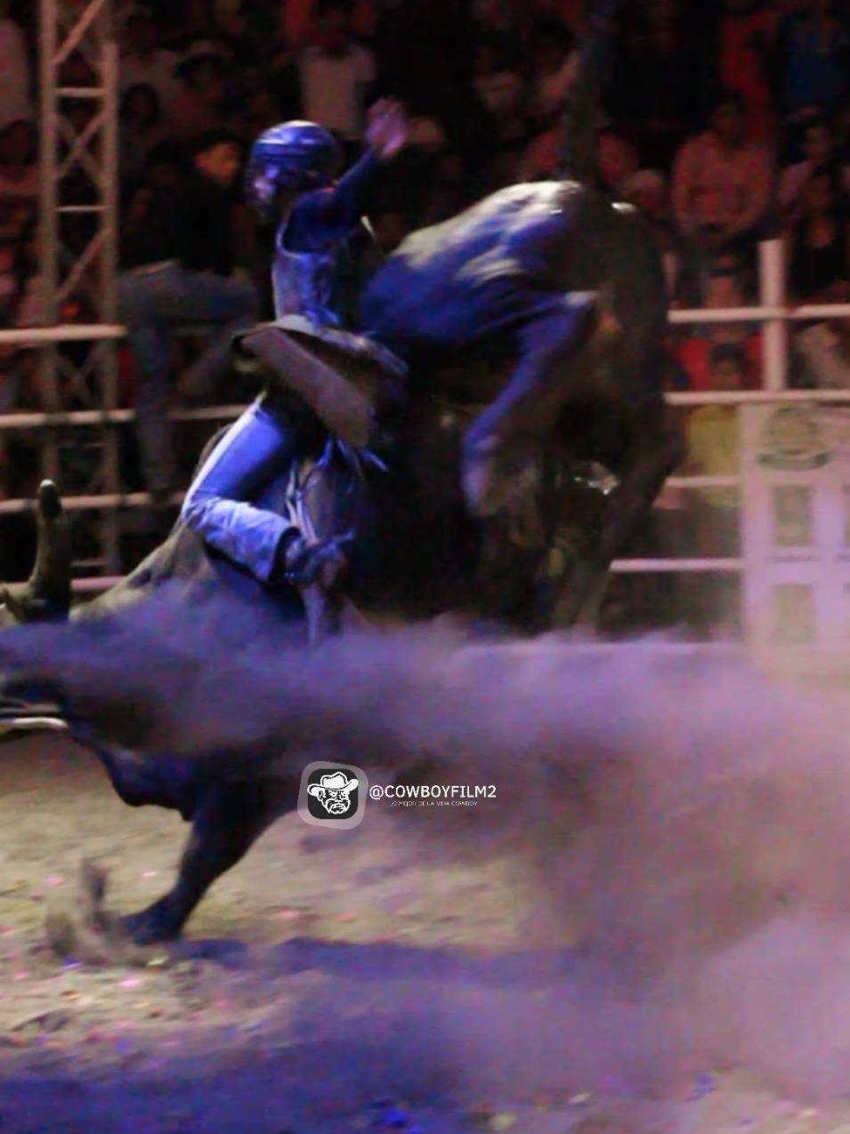 LO MEJOR DE LA NOCHE 🤠🫡  #MontadeToros #VidaCawboy #RodeoGT #ToroBrovo #cawboyfilm2 #fyp #parati @Rodeos De Rancho La indomable @Oscar Agustín @Marvin Nolasco locutor 