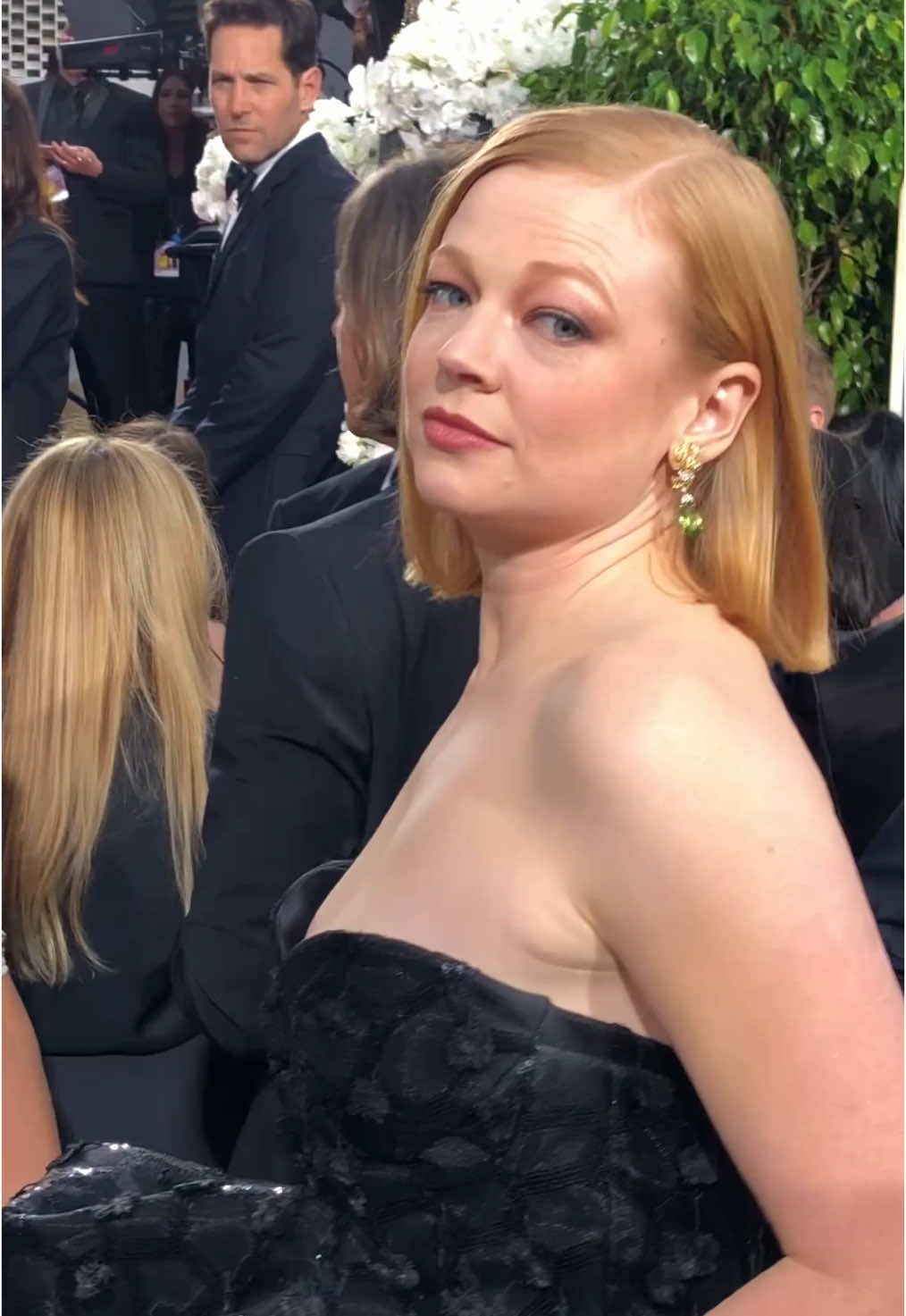 Sarah Snook walking her first Golden Globes red carpet in 2020 💫 Just four years later, she takes home Best Actress in a Drama Series for Succession’s final season — after winning Best Supporting Actress in 2022 👑  #goldenglobes #successionhbo @HBO #SarahSnook #aussieactress #shiv #fyp 