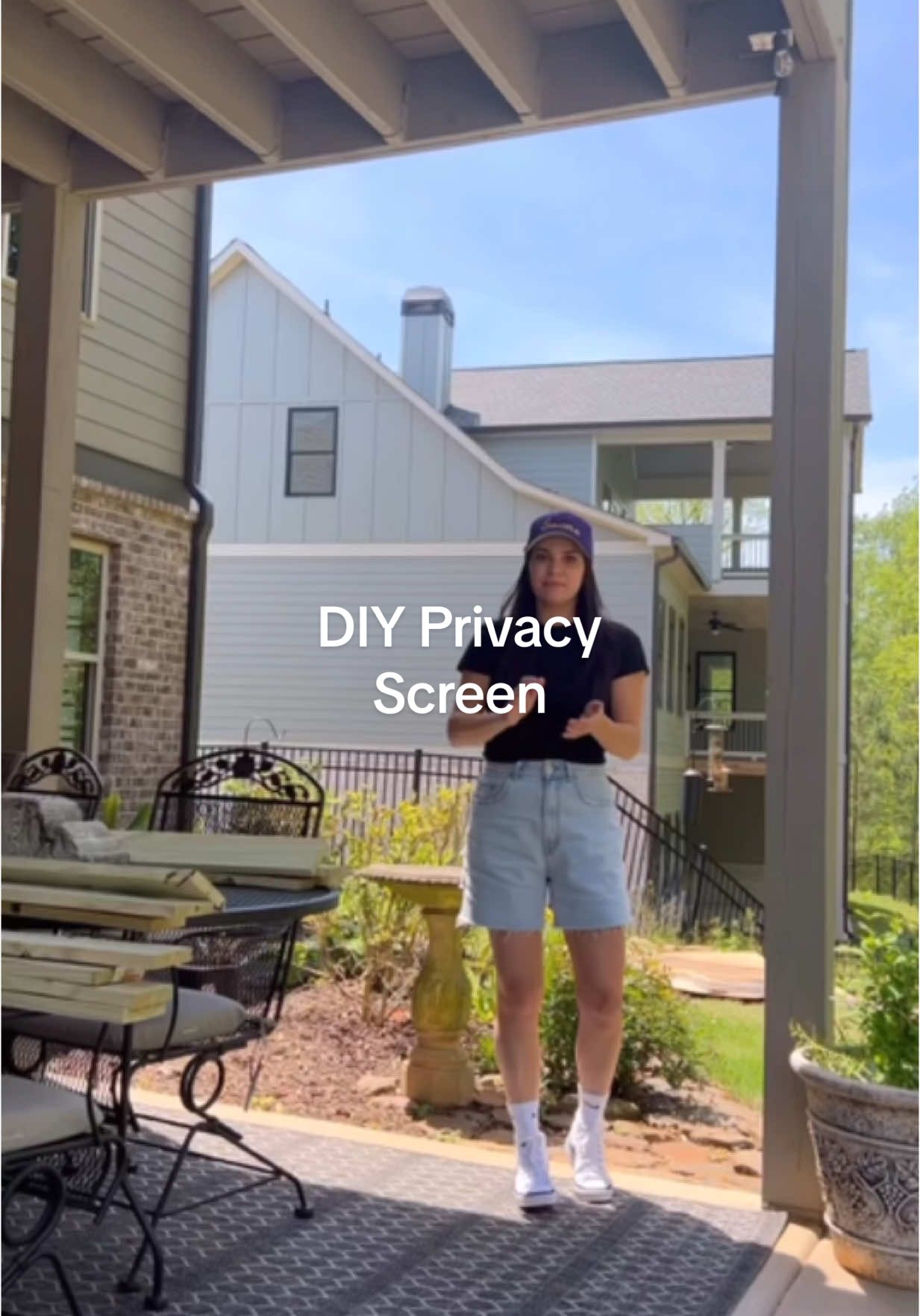 The EASIEST DIY Privacy Screen! 🙌🏻 We all want a little privacy in our backyard so here's how I built a super simple privacy screen using @Dixie Belle Paint #DixiebellePartner #DixiebellePaint & my @Wagner SprayTech - USA FLEXiO 3500 Paint Sprayer. This sprayed the wood so effortlessly and gives the perfect finish for projects all summer long! Total cost : < $100! Bargain! Total time : half a day! #diyprojects #gardenprojects #paintsprayer #diyideas #wagnersprayer #homedesign #privacyscreen #outdoorpatio #outdoorliving #patiomakeover