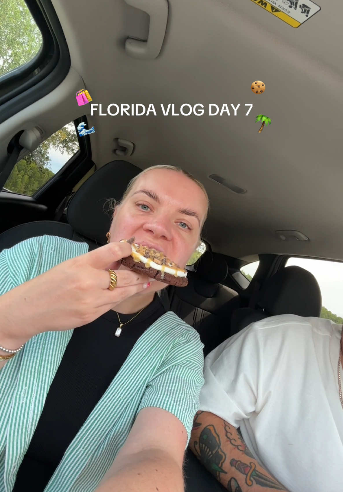 DAY SEVEN FLORIDA VLOG 🌞🎢✈️  📍Crumbl cookies  📍Disney springs  #travel #traveltiktok #holidayvlog #orlandoflorida #travelvlogs #Vlog #orlando #holiday #crumblecookie #disneysprings  