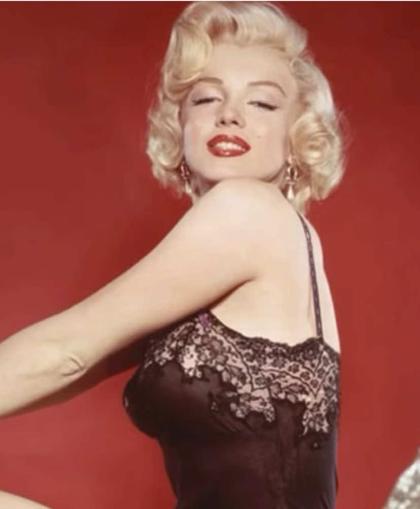 #marilynmonroe #hollywood #diva #beauty #aeshetic #elegance 
