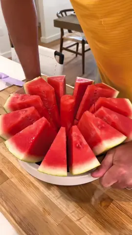 New snack hack unlocked 🍉 Shop this watermelon slicer at the link in bio #AmazonFinds 🎥: @rachel_meaders