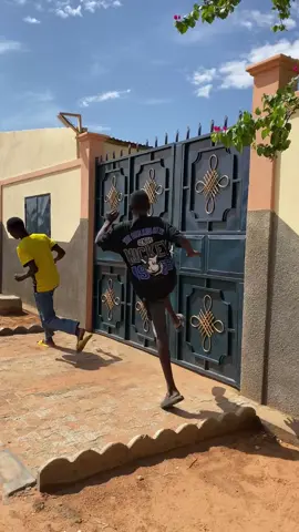 Pourquoi moi ? #comedie #humor #rire #humour #fyp #foryou #fypviralシ #sketch #camerountiktok🇨🇲 #cotedivoire🇨🇮 