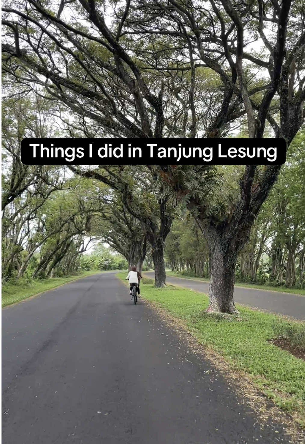 POV: You escape the city and find peace at Tanjung Lesung 🌴 #TanjungLesung #IndonesiaHiddenGem #BeachVibes #TravelTikTok #LiburanMurah #tanjunglesung  #banten  @TANJUNG LESUNG 