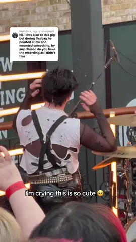 @yungblud  #yungblud #yungbludarmy #yungbludclips #thegaffatape #thelonelyandthebr0ken #bhc #fyp 