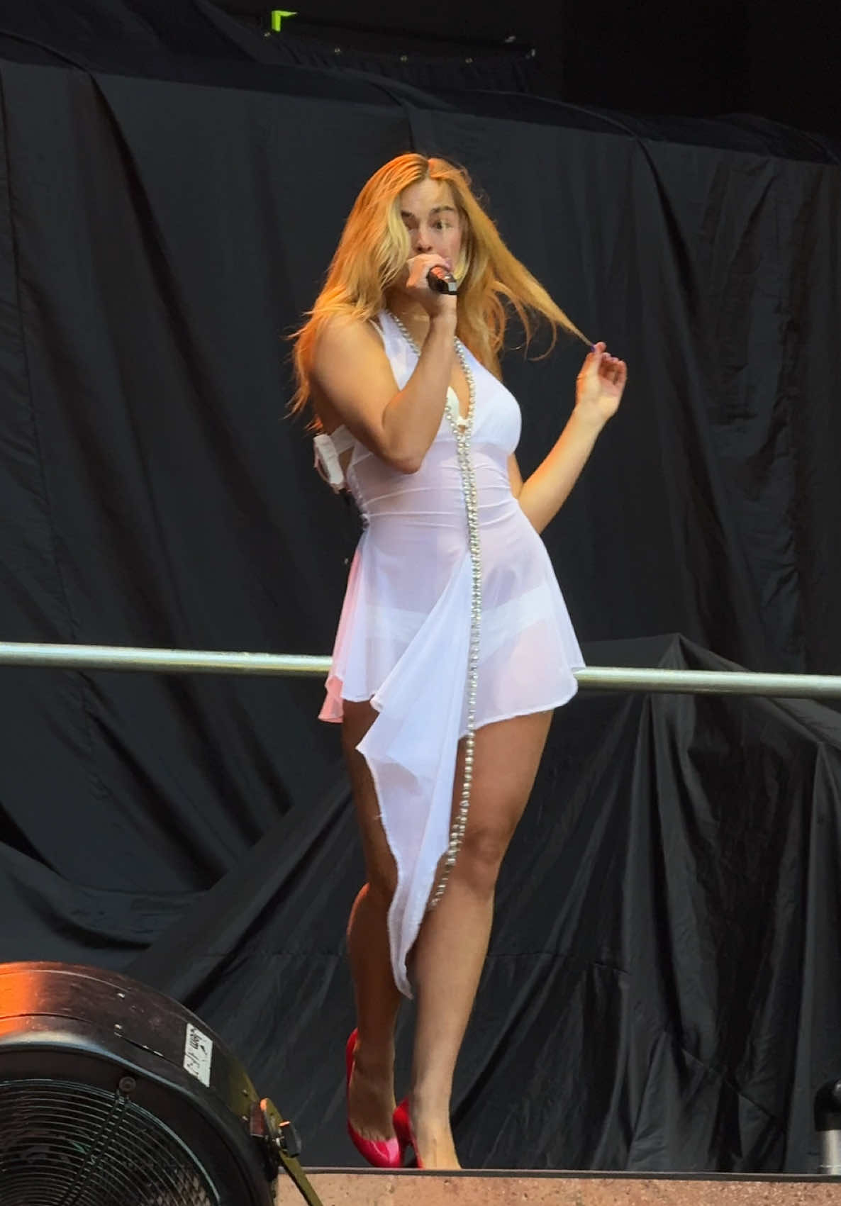 Money Is Everything, Addison opening for Lana at Wembley Night 2 #AddisonRae @AddisonRae #LanaDelRey @LanaDelRey #London #Wembley 