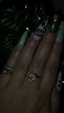 🐍🩶 #nails #snake #marylou @Joana Gonzalez 