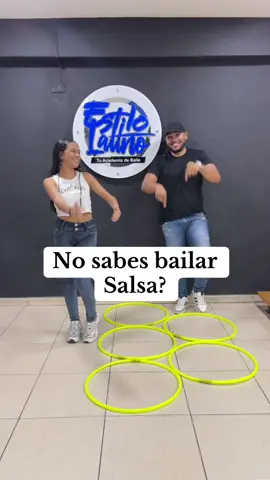 Ya tienes tus aros? 🟢 #bailemos #fiesta #AprendeConTikTok #fyp #bailestiktok #tutorial #armeniaquindio🇨🇴🇨🇴 #viral_video #bailar #you #fypyou #pareja #parejas #AprendeEnTikTok #aprendeabailar #salsa #salsaromantica #salsabaul #salsaparaestados 