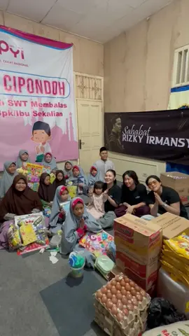 Bersama adik adik di panti☺️ Tetap semangat dan selalu bersyukur☺️🙏🏻